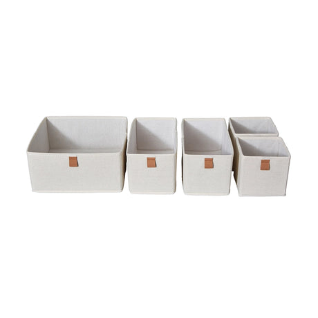 mandjes-kledingkast-beige